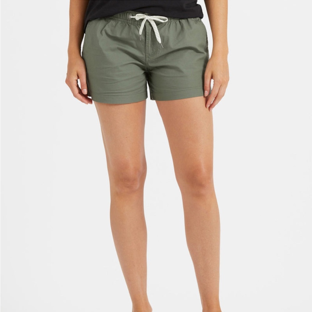 NWT Vuori Ripstop Short in Army